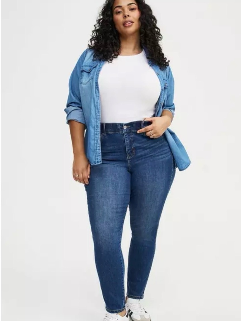 Torrid 20Short Bombshell Feel the Fit Skinny Jean Medium Wash Max Stretch